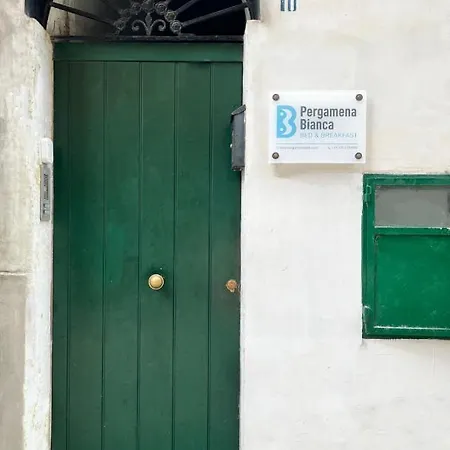 Pergamena Bianca Daire